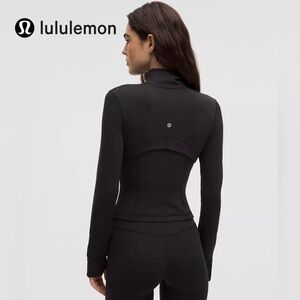🍋Lululemon Define Cropped Jacket *Nulu Black Size 6